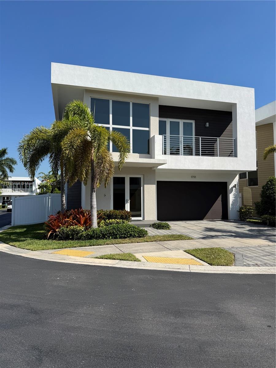 Property for Sale at 9791 Nw 75th St, Doral, Miami-Dade County, Florida - Bedrooms: 4 
Bathrooms: 4  - $1,550,000