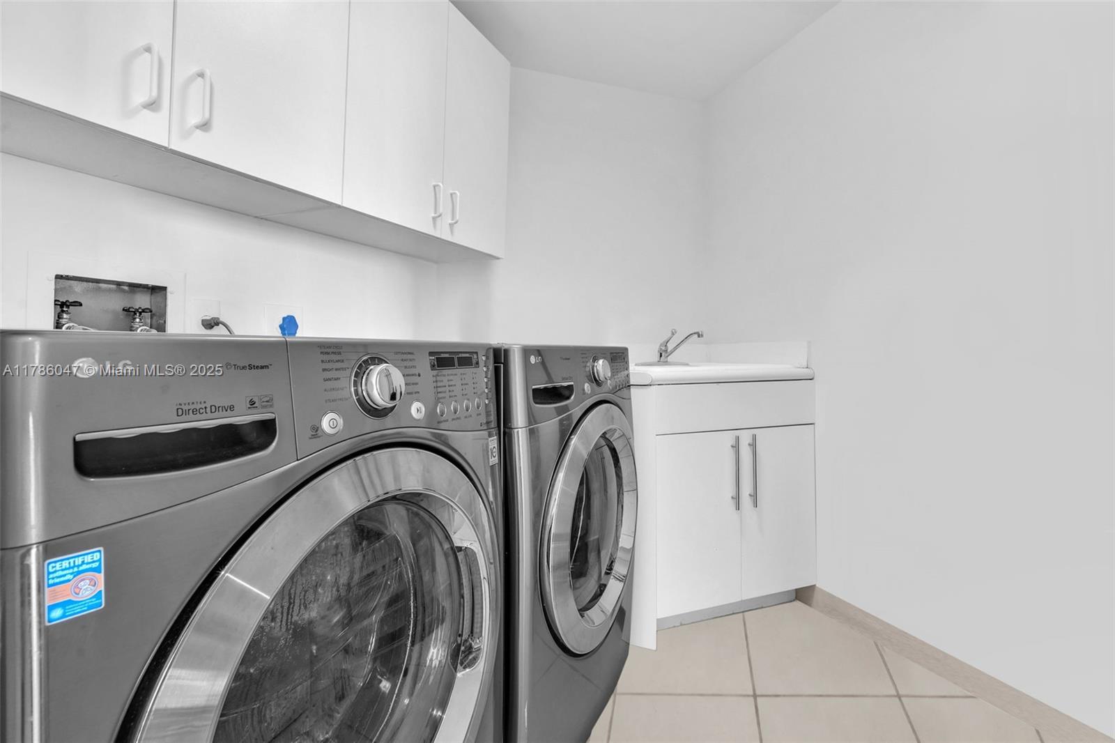 2000 ISL BLVD WILLIAMS IS - Residential