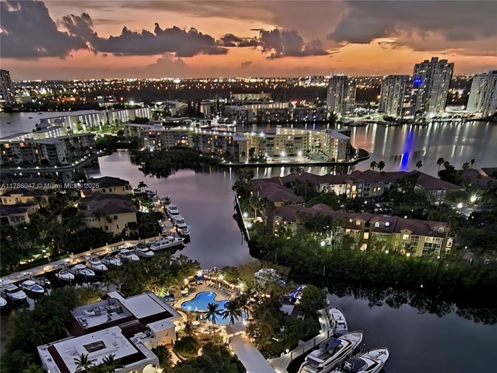 2000 ISL BLVD WILLIAMS IS - Residential