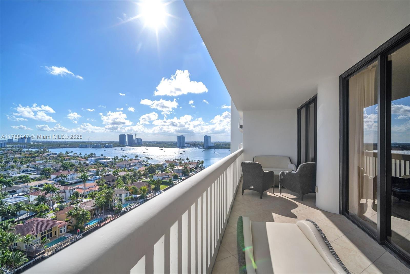 2000 ISL BLVD WILLIAMS IS - Residential