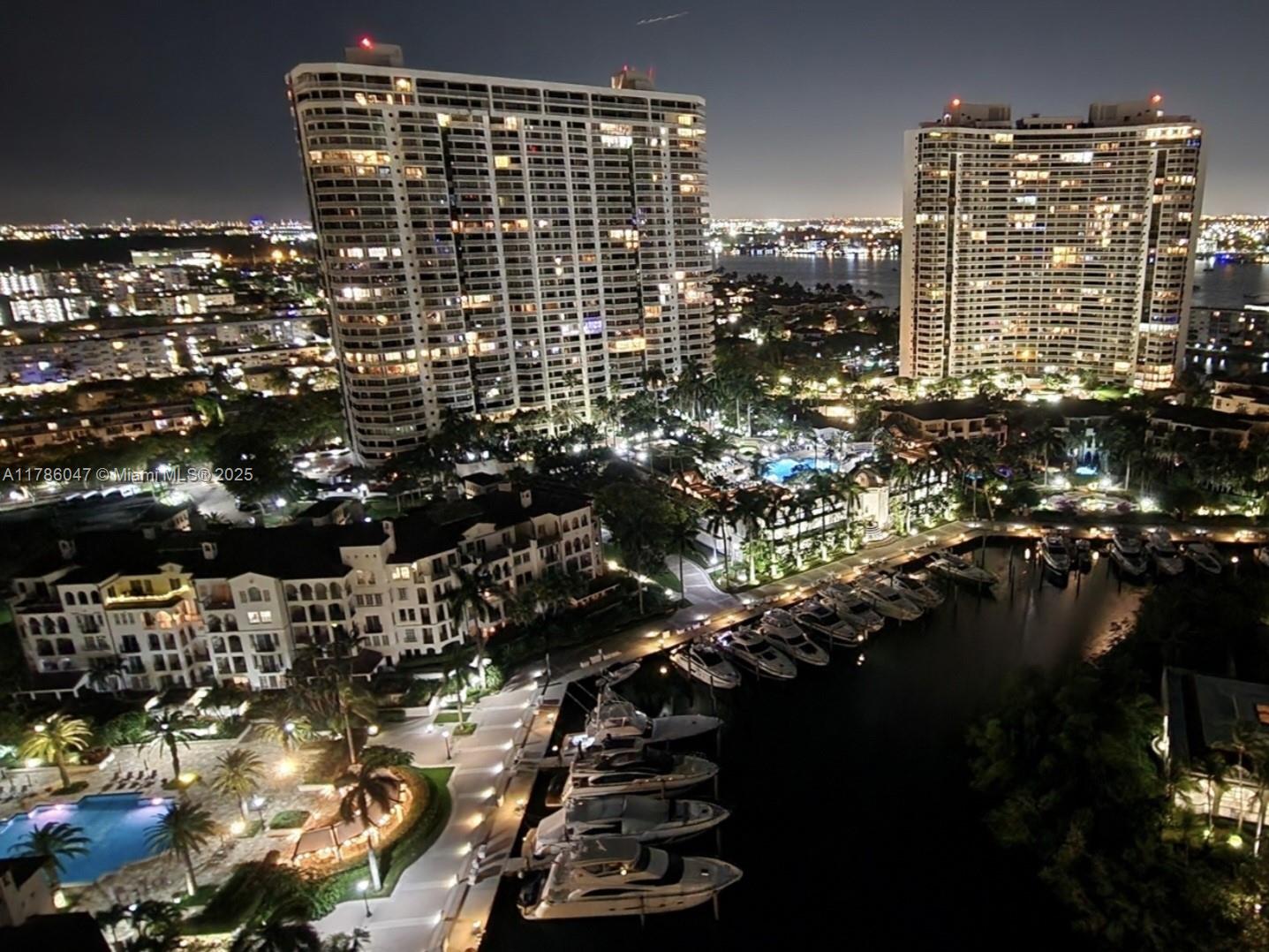 2000 ISL BLVD WILLIAMS IS - Residential