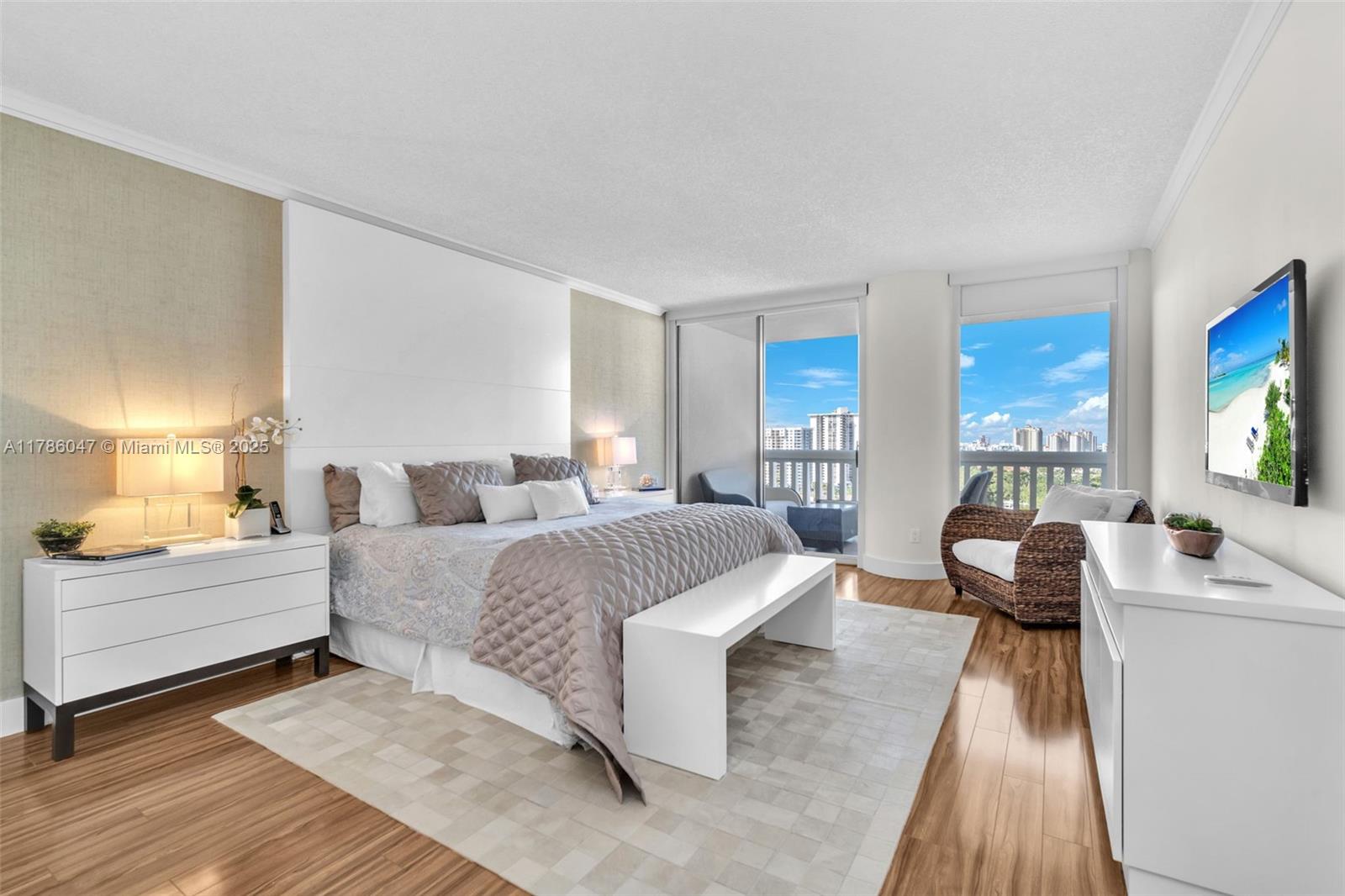 2000 ISL BLVD WILLIAMS IS - Residential