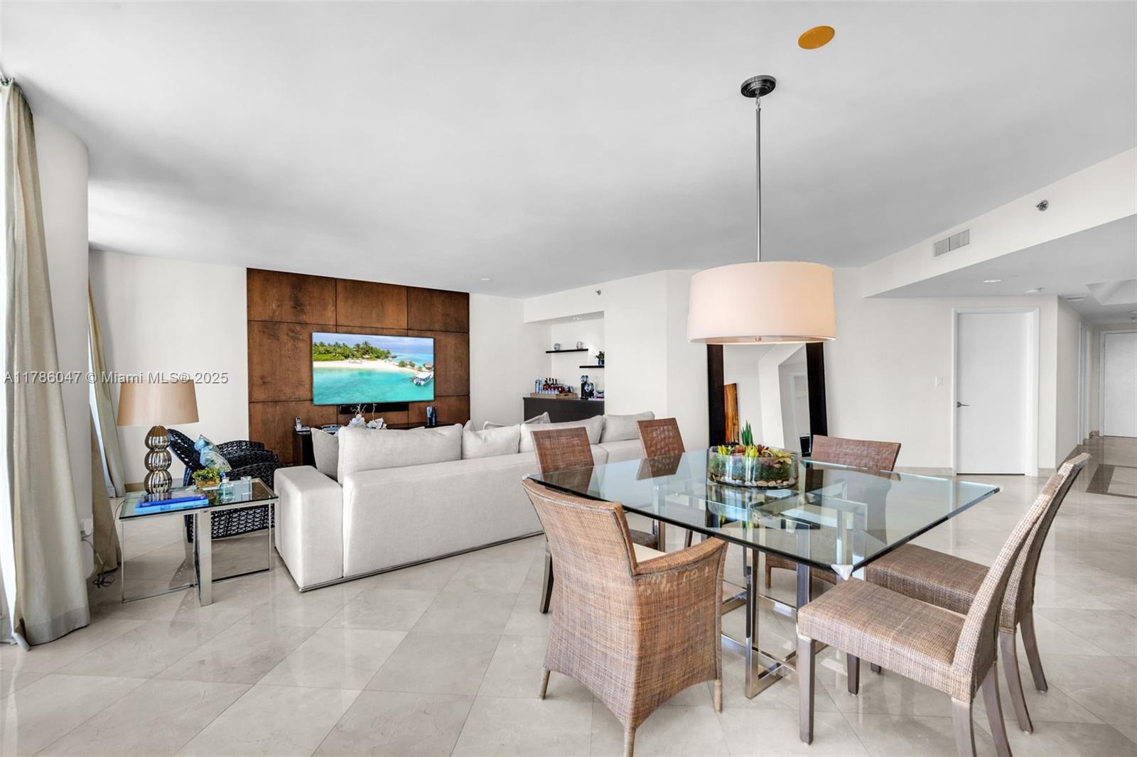 2000 ISL BLVD WILLIAMS IS - Residential