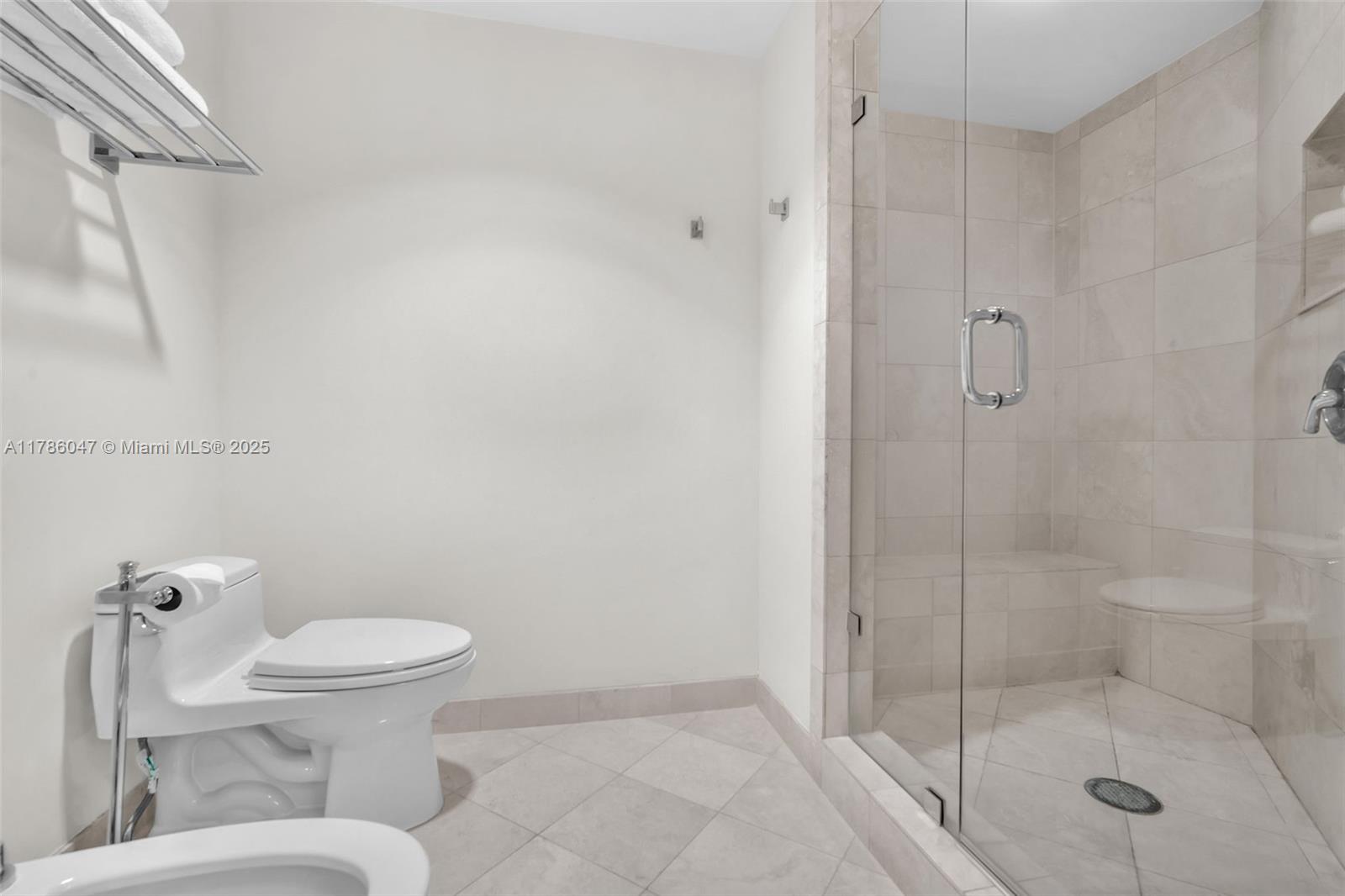 2000 ISL BLVD WILLIAMS IS - Residential