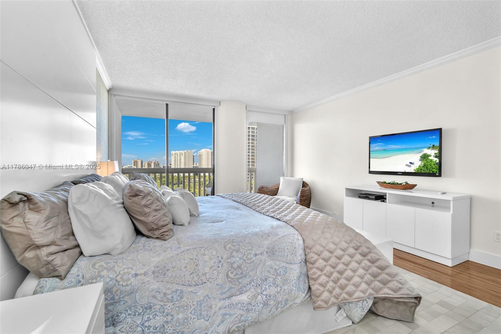 2000 ISL BLVD WILLIAMS IS - Residential