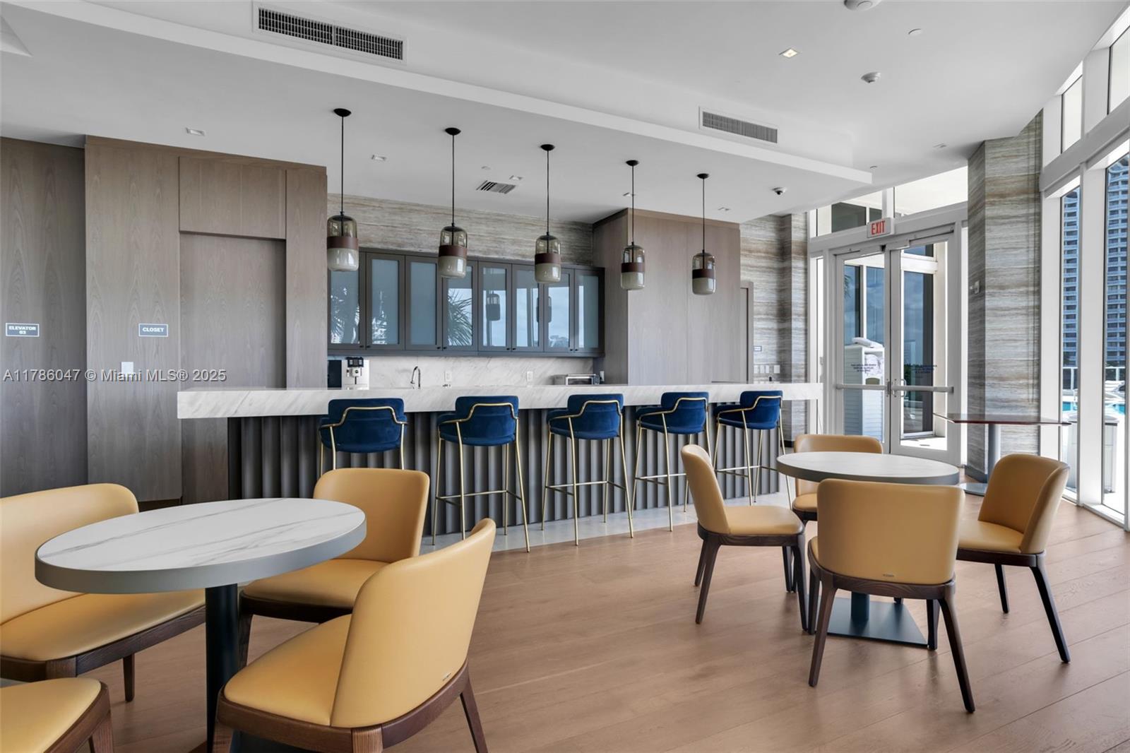 2000 ISL BLVD WILLIAMS IS - Residential