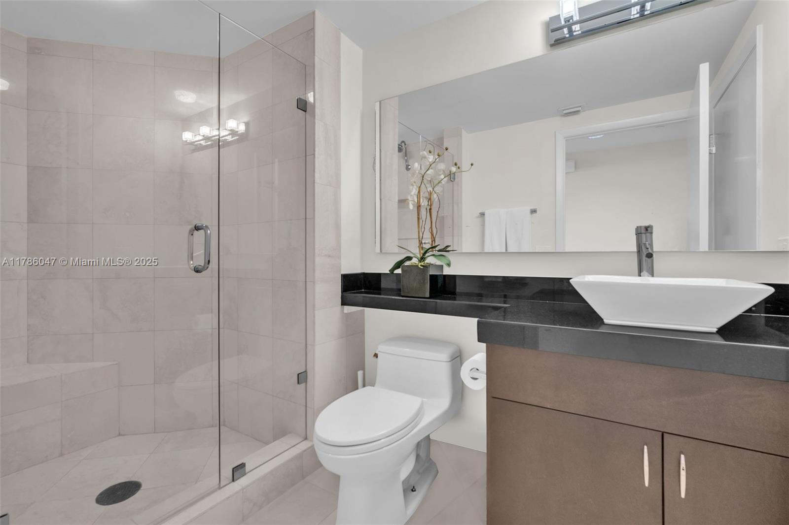 2000 ISL BLVD WILLIAMS IS - Residential