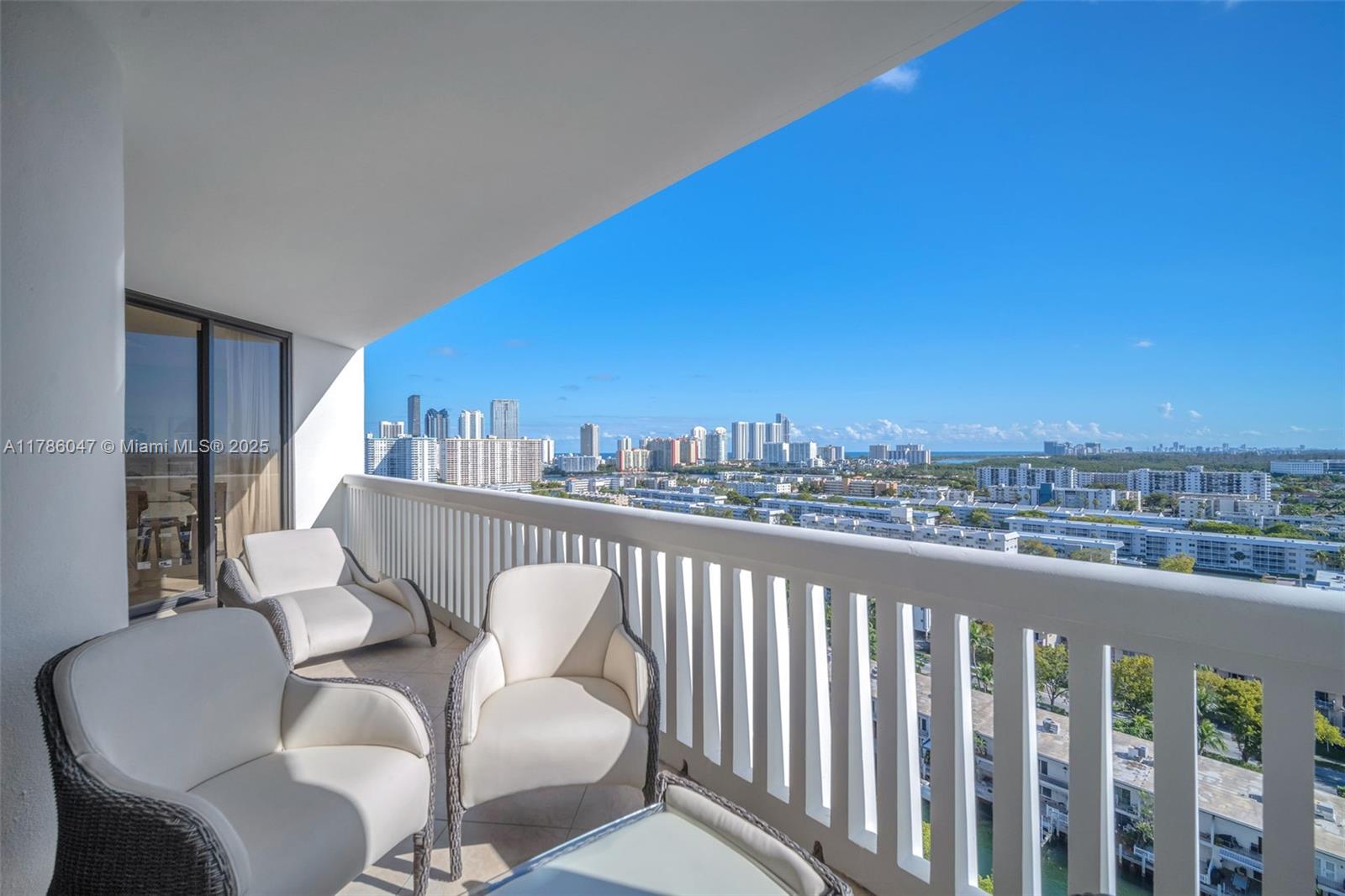 2000 ISL BLVD WILLIAMS IS - Residential