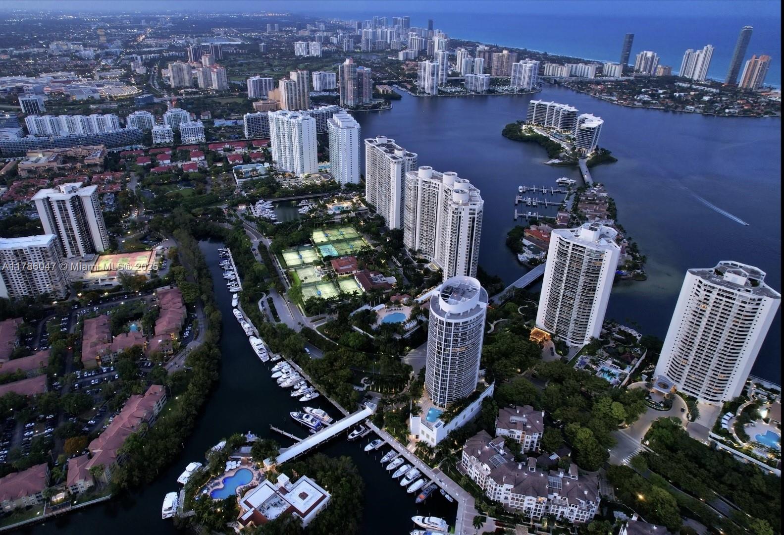 2000 ISL BLVD WILLIAMS IS - Residential