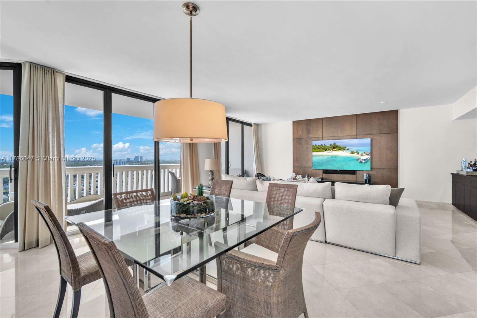 2000 ISL BLVD WILLIAMS IS - Residential