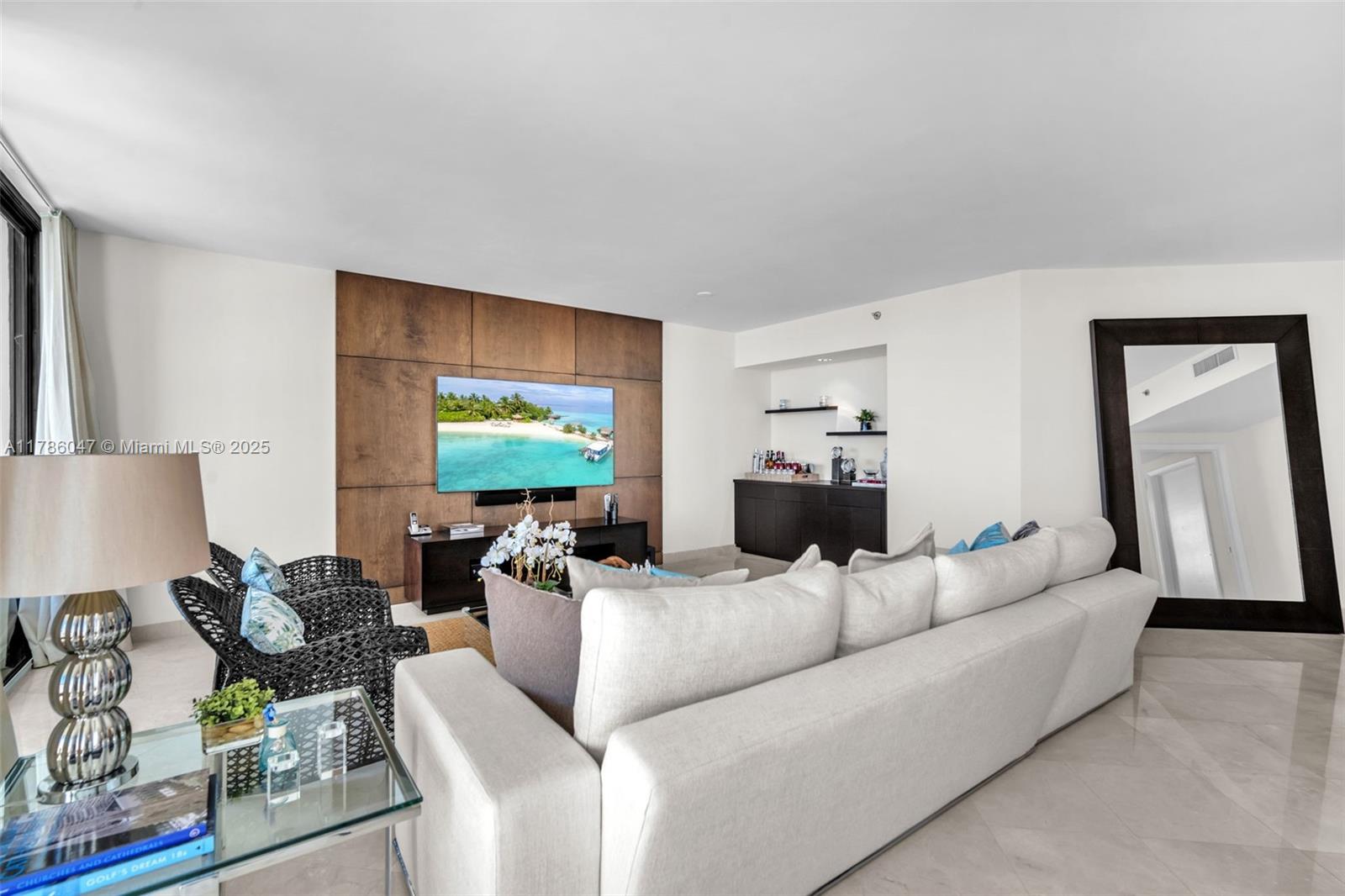 2000 ISL BLVD WILLIAMS IS - Residential