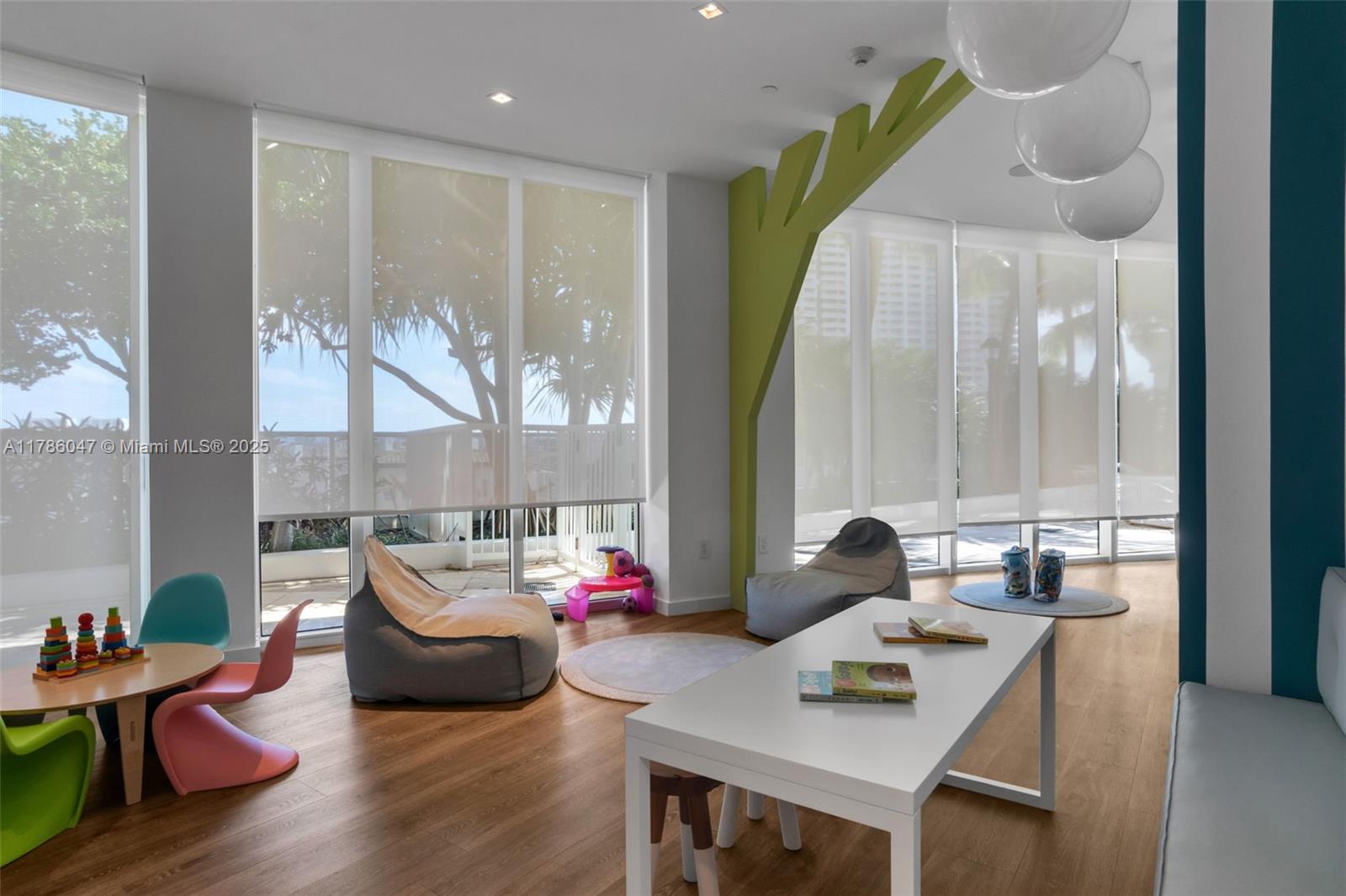 2000 ISL BLVD WILLIAMS IS - Residential