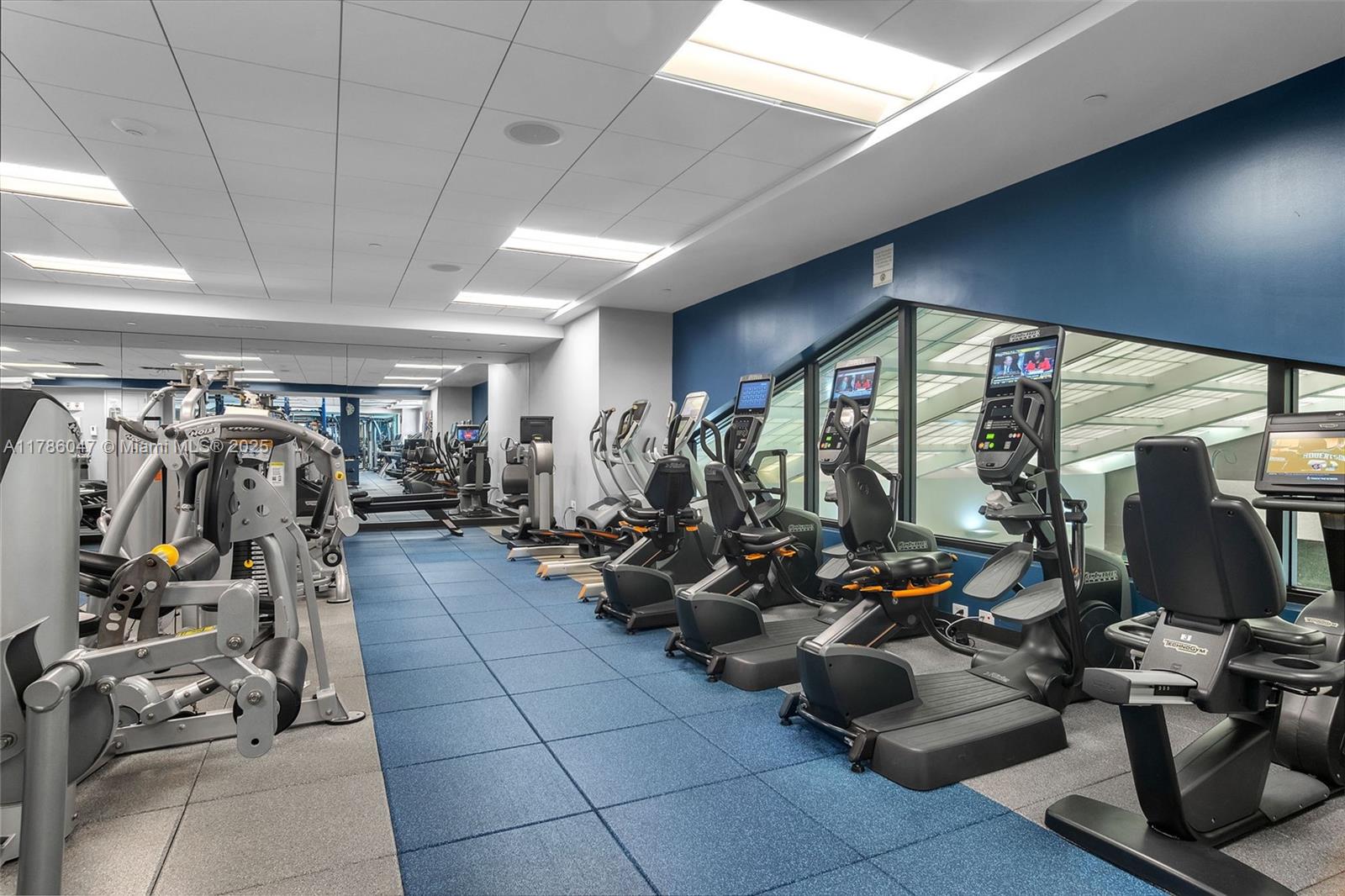 2000 ISL BLVD WILLIAMS IS - Residential