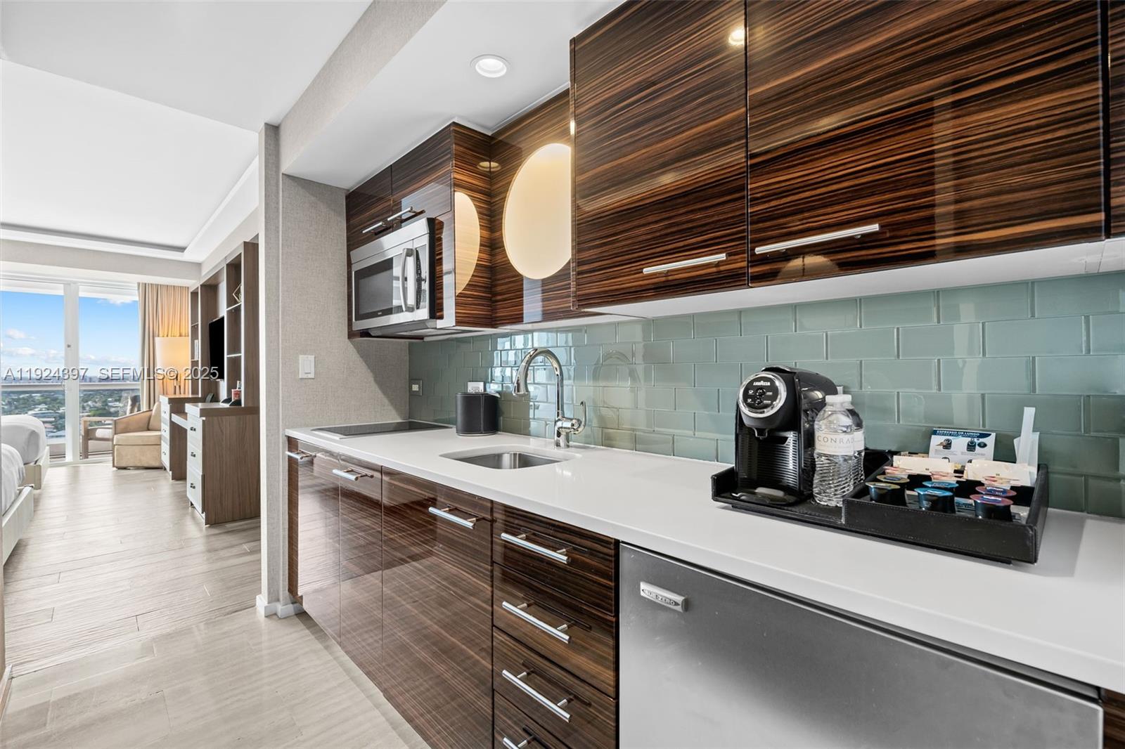 551 FLB CONDOMINIUM RESID - Residential