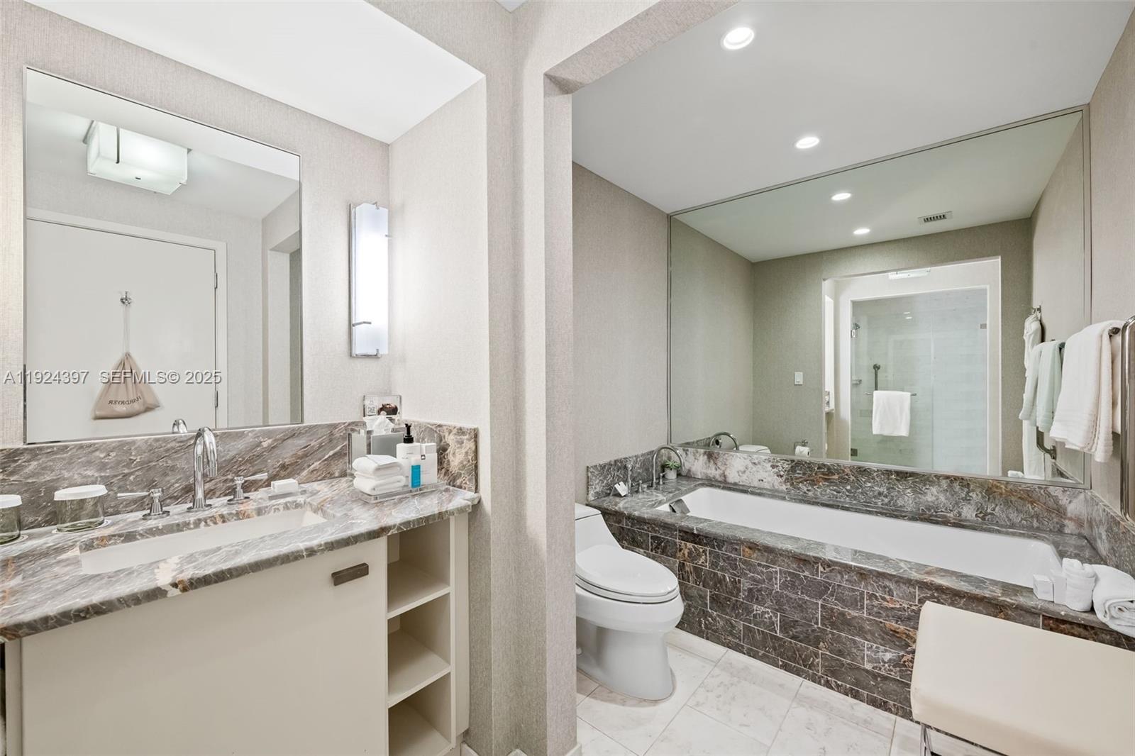 551 FLB CONDOMINIUM RESID - Residential