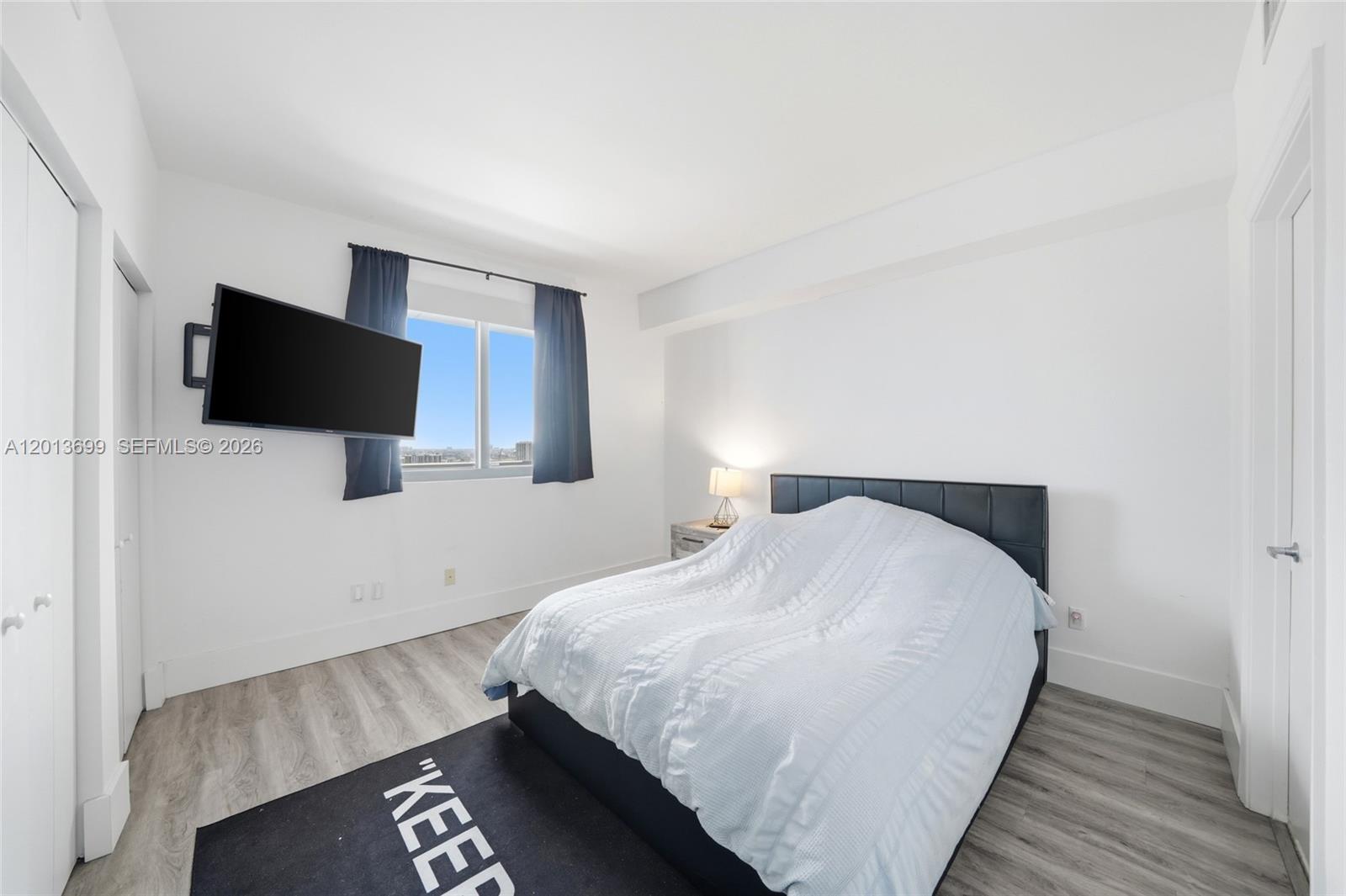 BLUE CONDO - Residential
