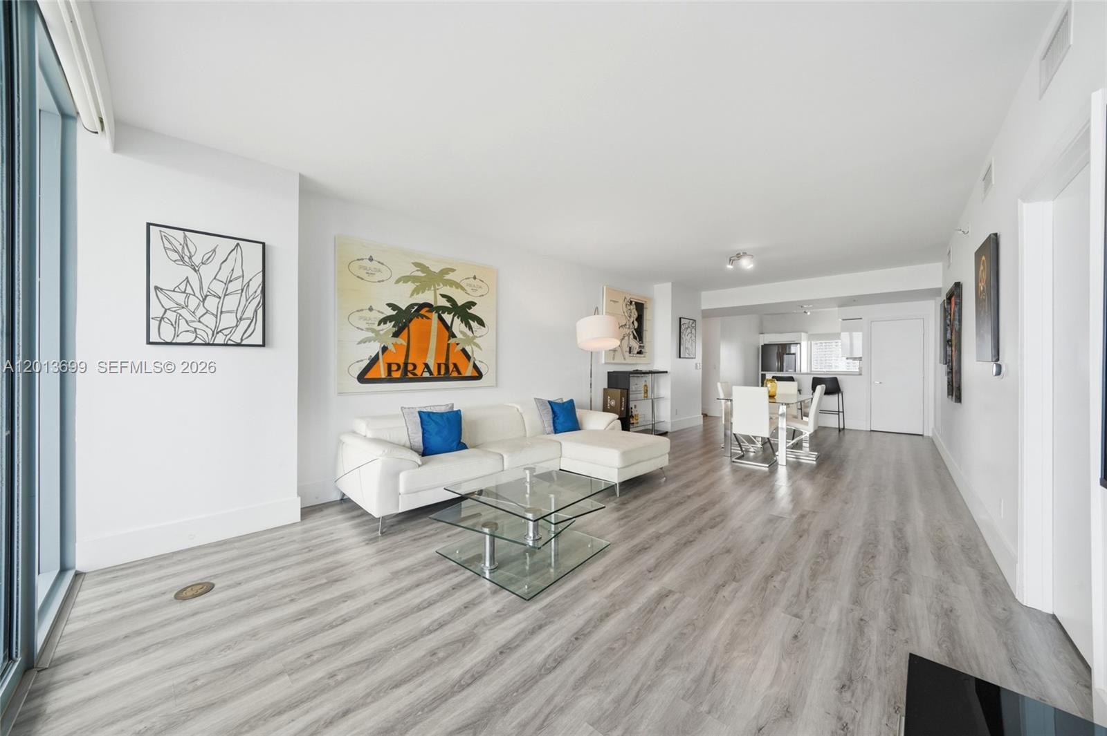 BLUE CONDO - Residential