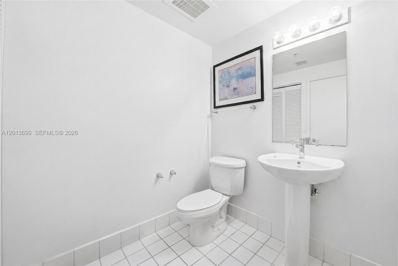 BLUE CONDO - Residential