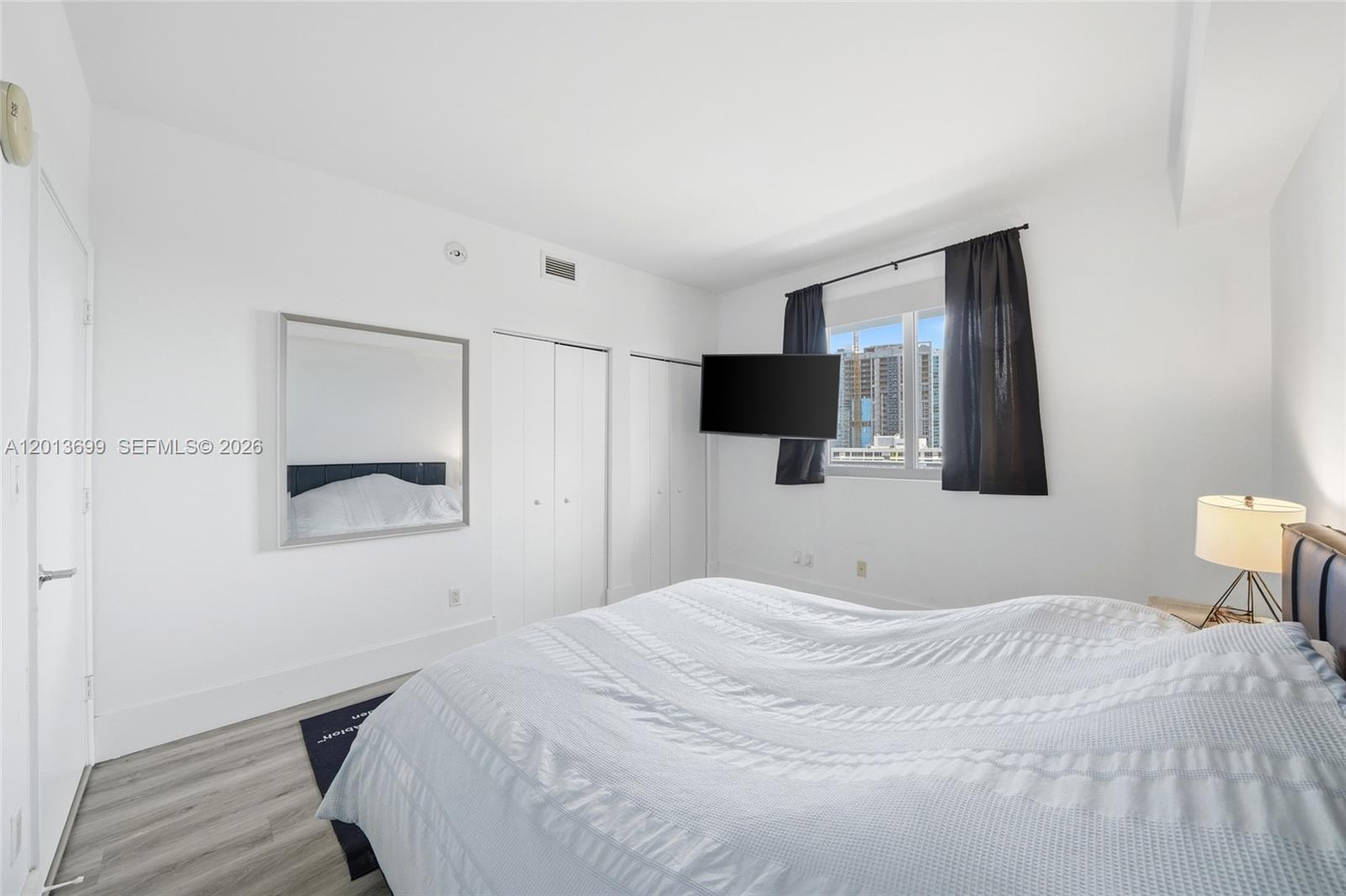 BLUE CONDO - Residential