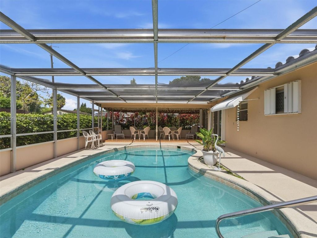 Photo of 3222 Wilson St, Hollywood, FL 33021 (MLS # A12018129)