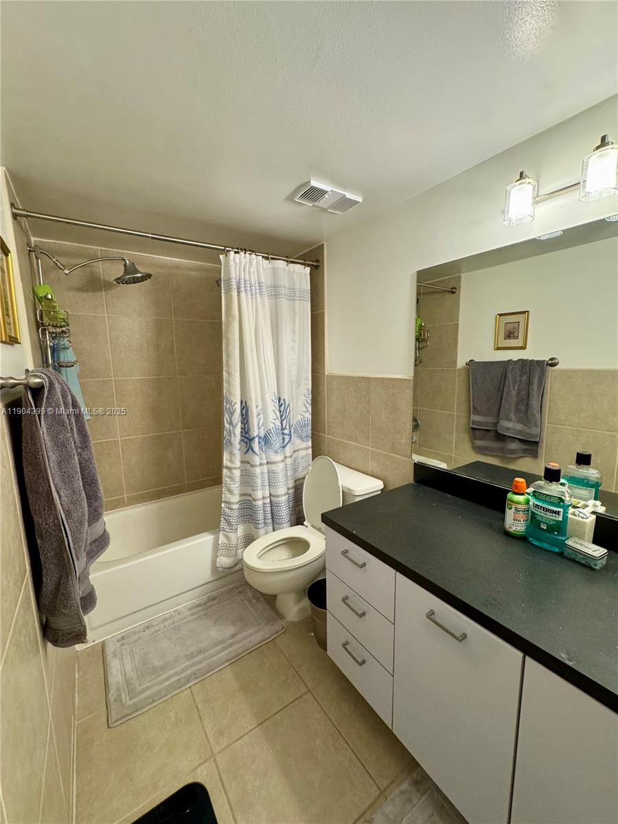 THE CLIPPER AT BISC COVE - Residential Lease