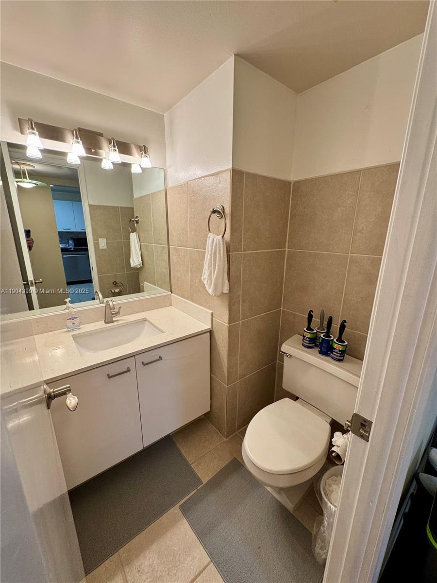 THE CLIPPER AT BISC COVE - Residential Lease