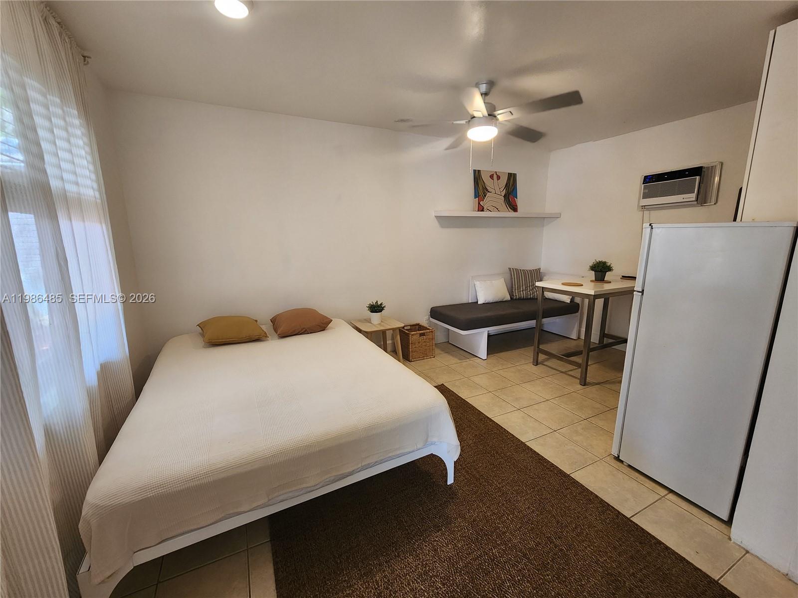 HOLLYWOOD CENTRAL BEACH - Residential Lease