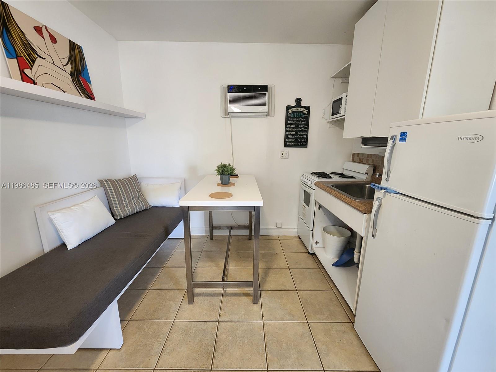 HOLLYWOOD CENTRAL BEACH - Residential Lease