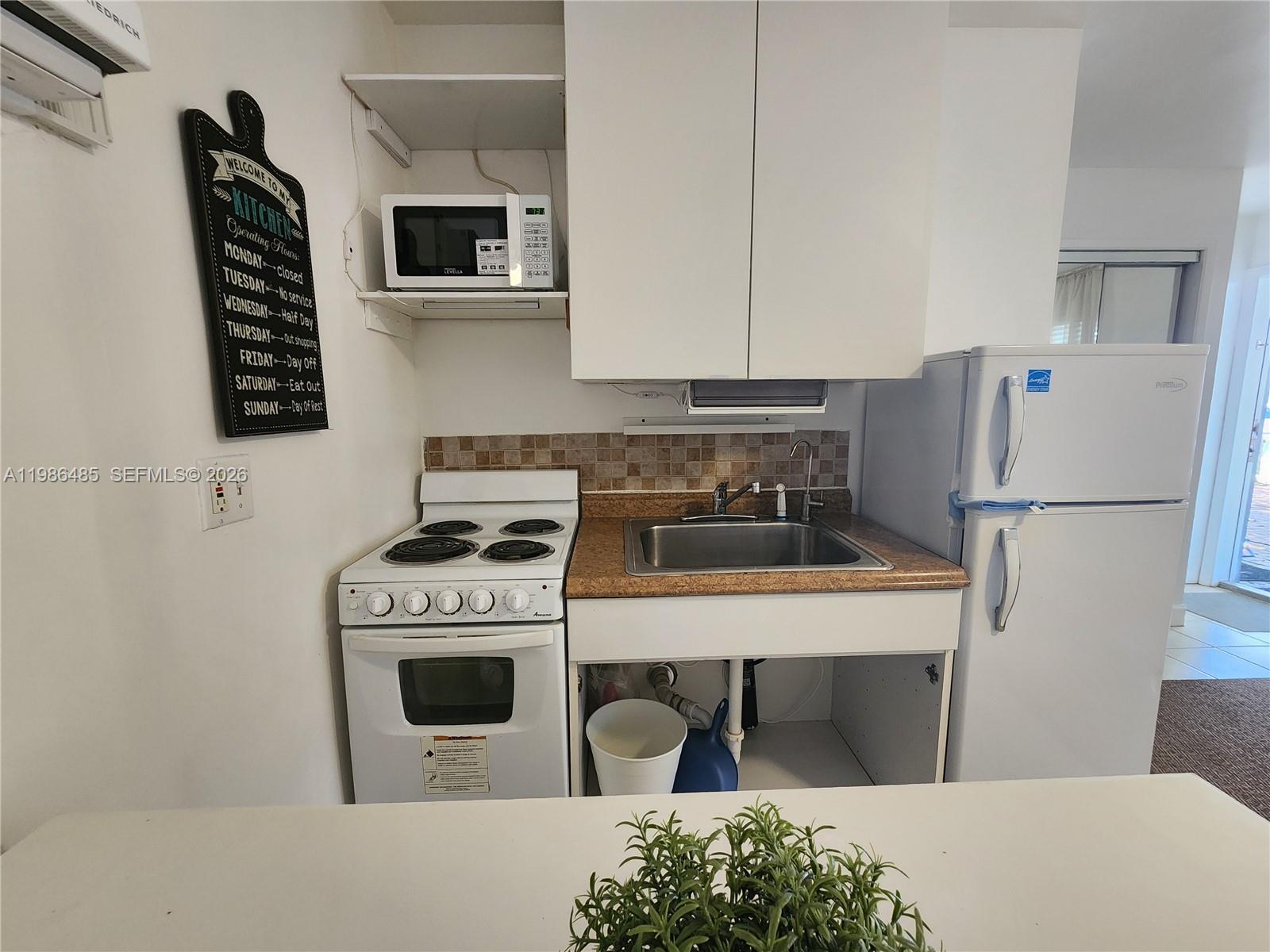 HOLLYWOOD CENTRAL BEACH - Residential Lease