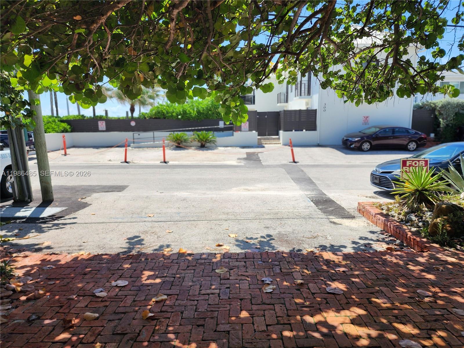 HOLLYWOOD CENTRAL BEACH - Residential Lease