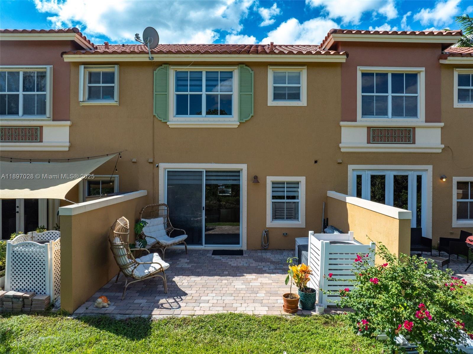 PEMBROKE CAY CONDO - Residential