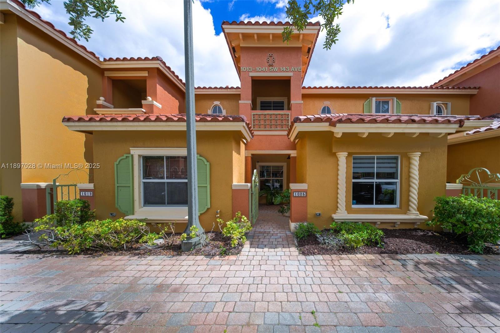 PEMBROKE CAY CONDO - Residential