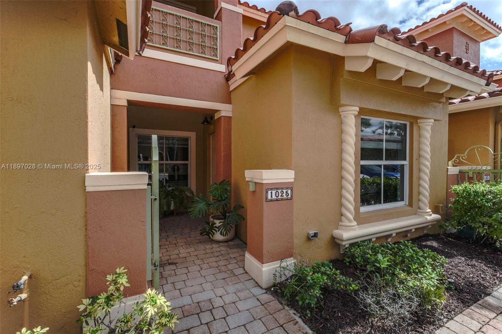 PEMBROKE CAY CONDO - Residential