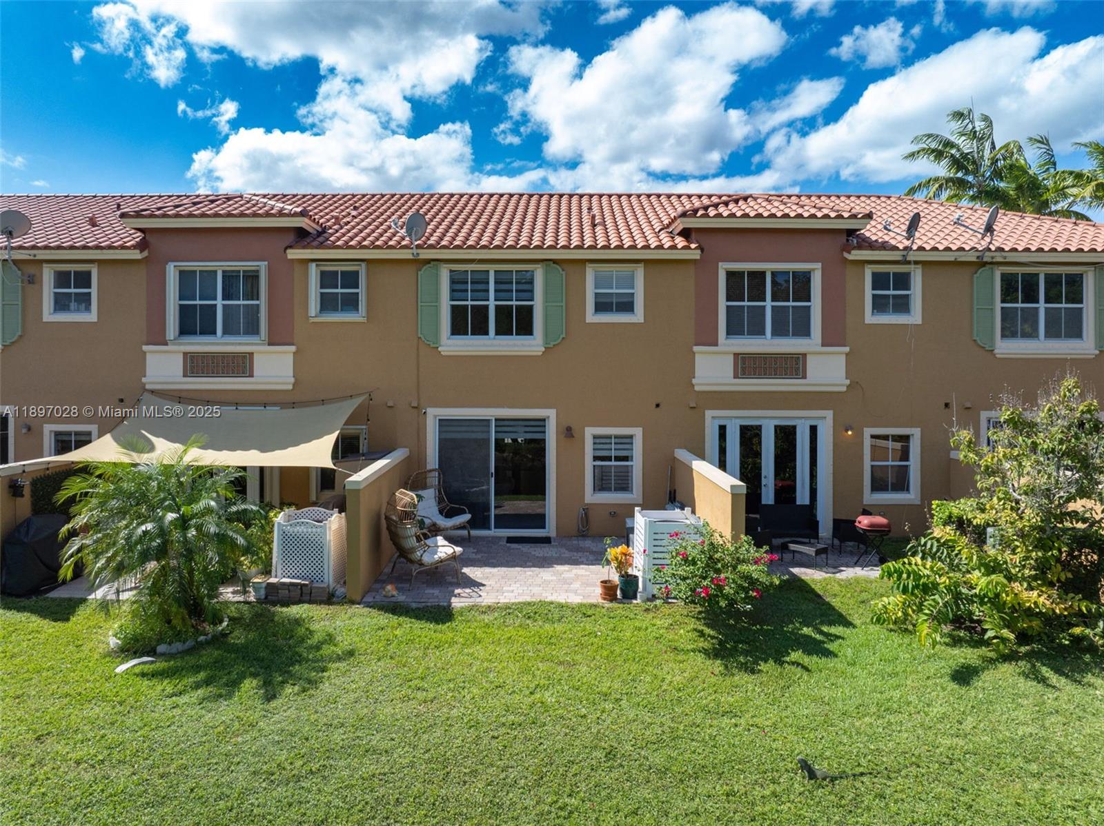 PEMBROKE CAY CONDO - Residential