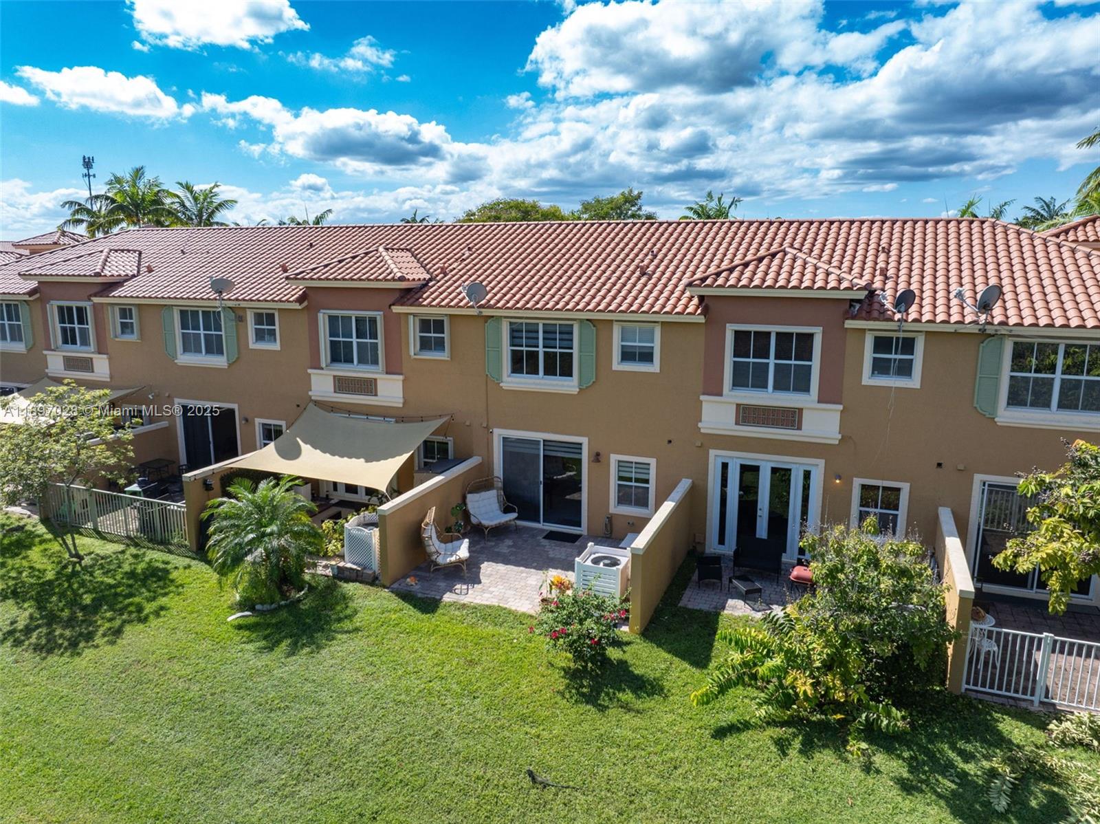 PEMBROKE CAY CONDO - Residential