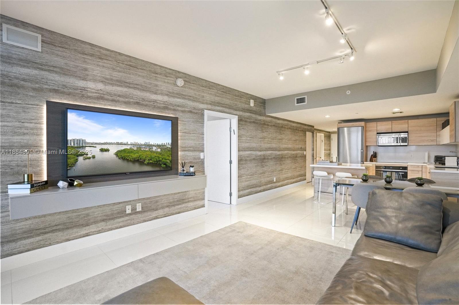 THE HARBOUR - Residential