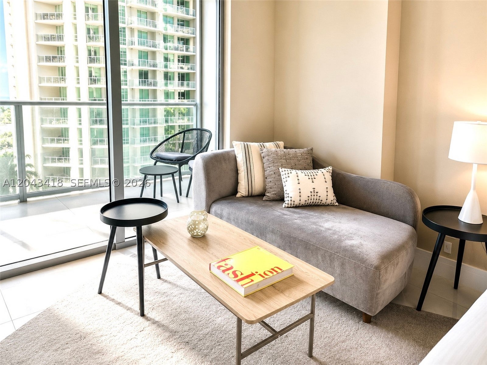 1300 Brickell Bay Dr 1806