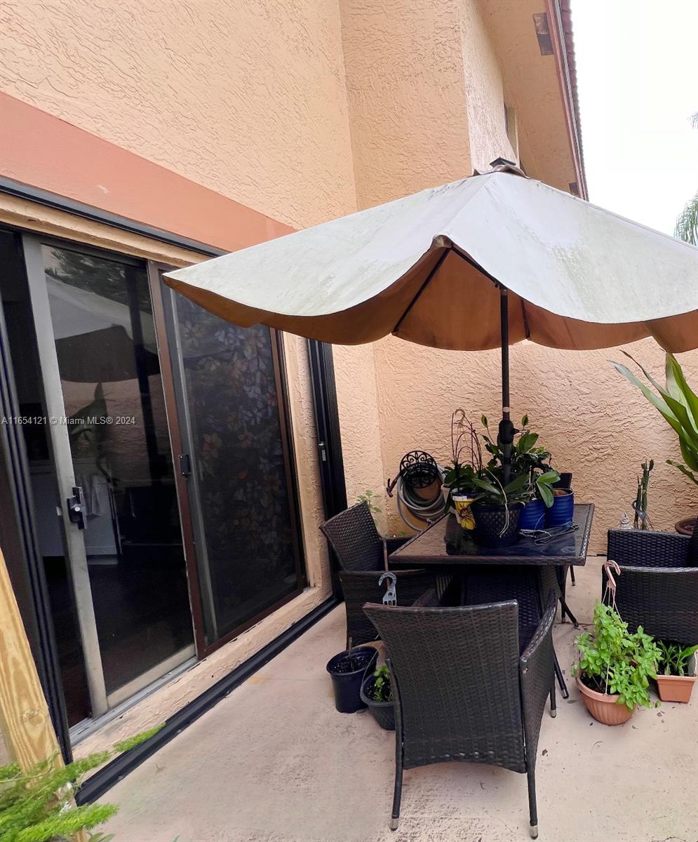 PEMBROKE LAKES SOUTH - Residential