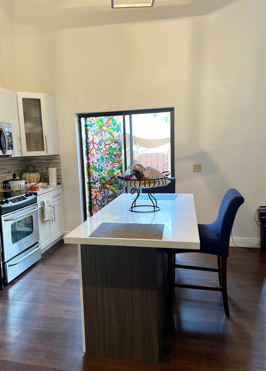 PEMBROKE LAKES SOUTH - Residential