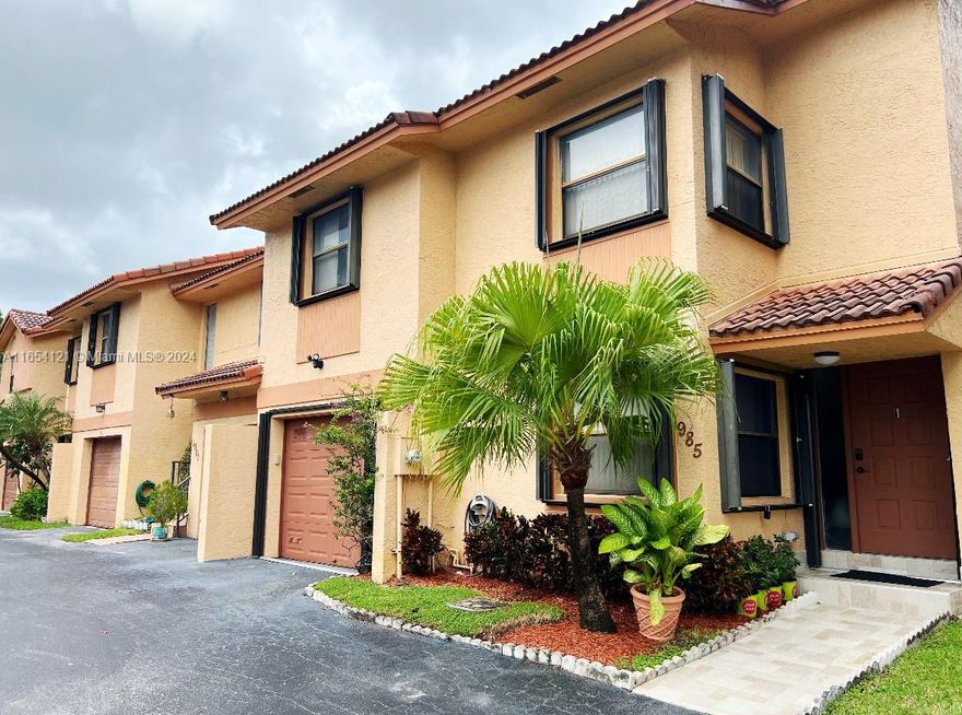 This is a well-established community, Herons Landing is a great neighborhood in the center of Pembroke Pines. Offer the perfect opportunity for maintenance-free living with low monthly HOA $176.00. Master bedroom and 2nd bedroom up stairs, a third bedroom, perfect for an elderly person or teenager. Laminated wood flooring throughout both floors, high vaulted ceilings, beautiful and bright. Open-concept kitchen and dining area. This well kept gated community boasts a very nice pool, clubhouse, fitness center, playground, indoor half-basketball court, and racquetball. It's super convenient, less than 5 miles from I-75 and the fantastic shopping  at Pembroke Gardens, and just a mile from Pembroke Lakes Mall. Good schools and close to everything you need.