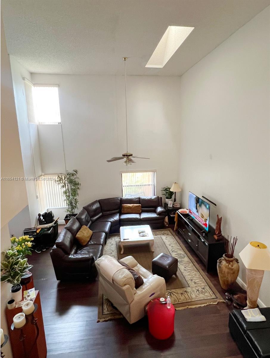 PEMBROKE LAKES SOUTH - Residential