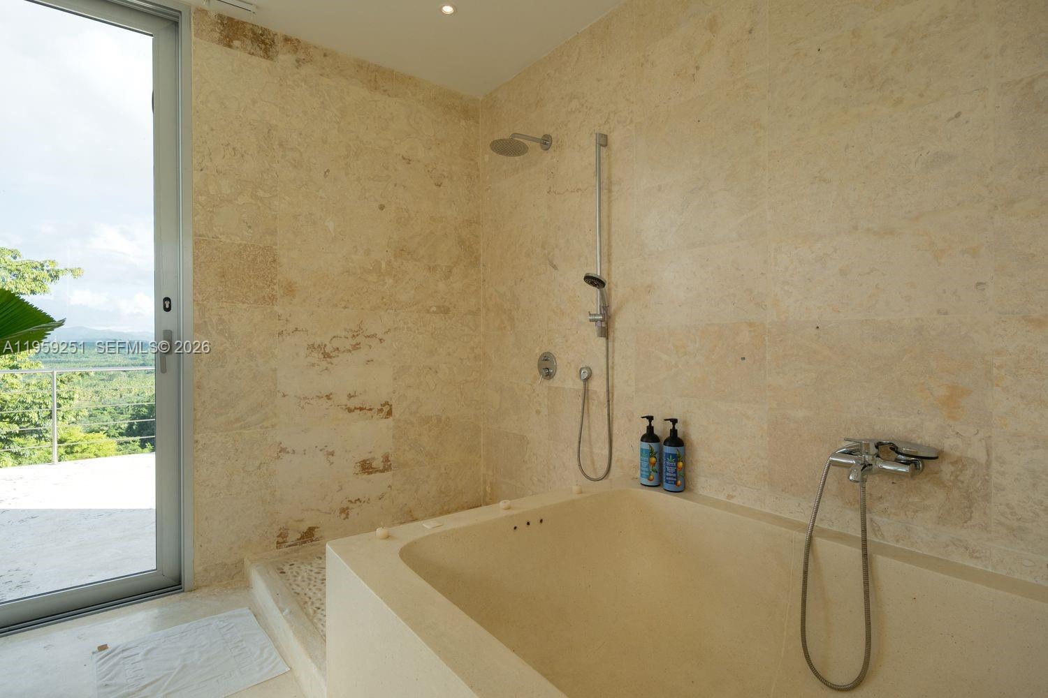 Loma Esperanza - Residential