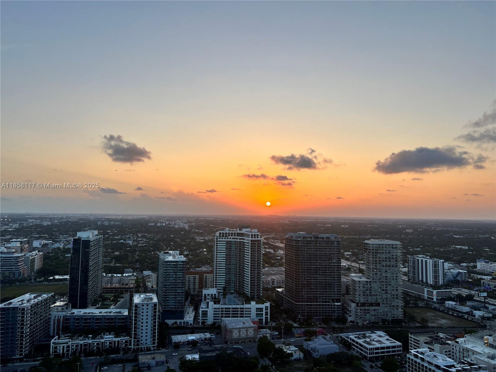 PARAISO BAYVIEWS CONDO - Residential