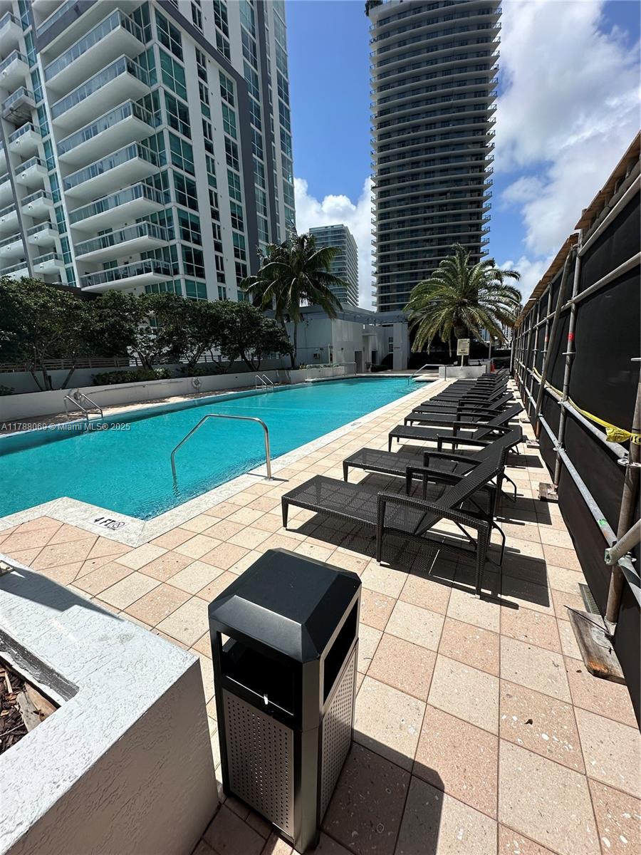 1060 Brickell Ave 2007