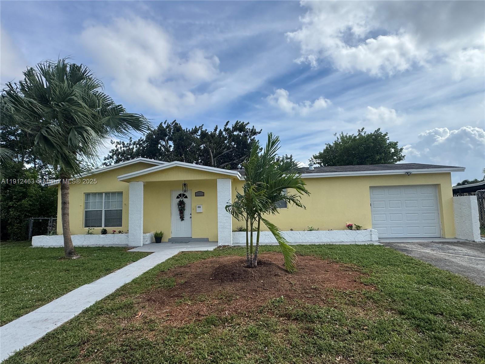 SUNRISE GOLF VILLAGE SEC - Residential Lease