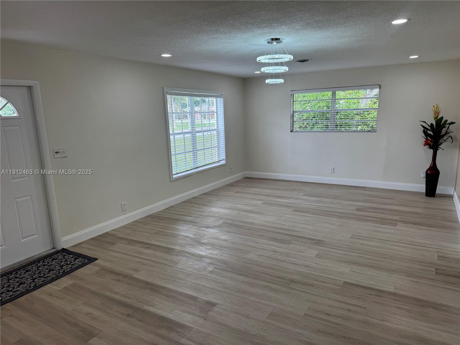 SUNRISE GOLF VILLAGE SEC - Residential Lease