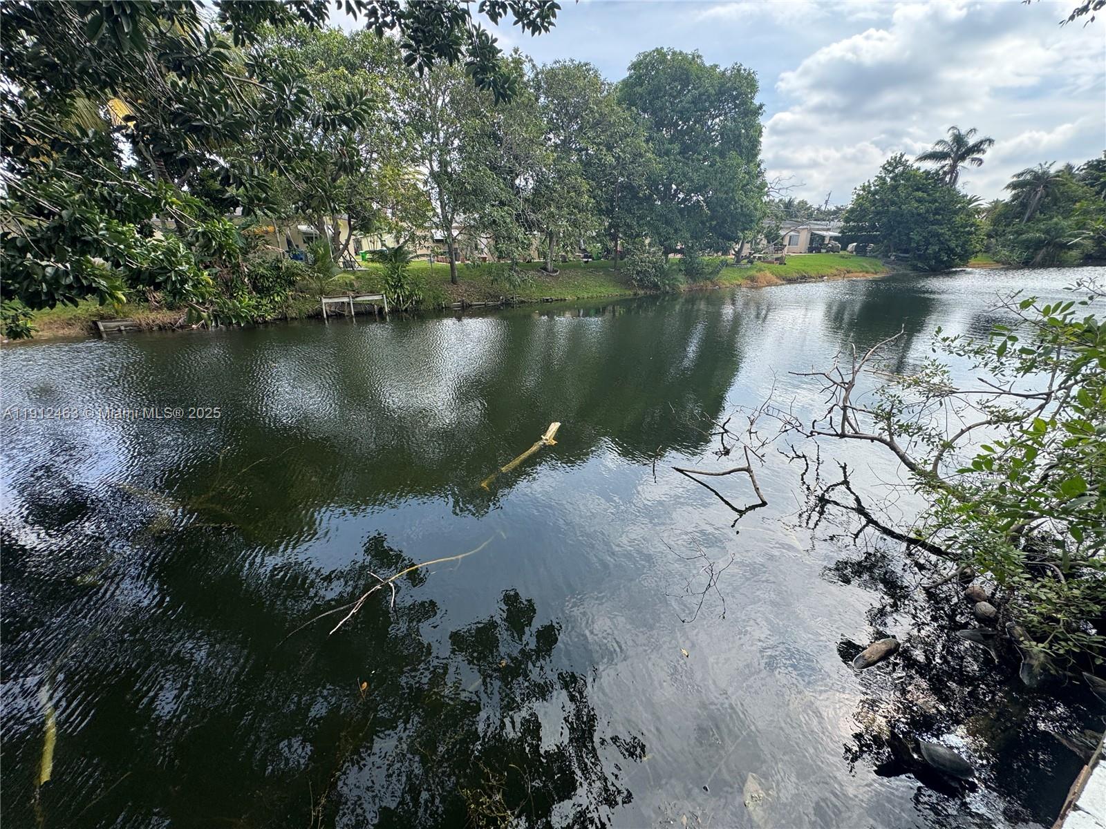 SUNRISE GOLF VILLAGE SEC - Residential Lease