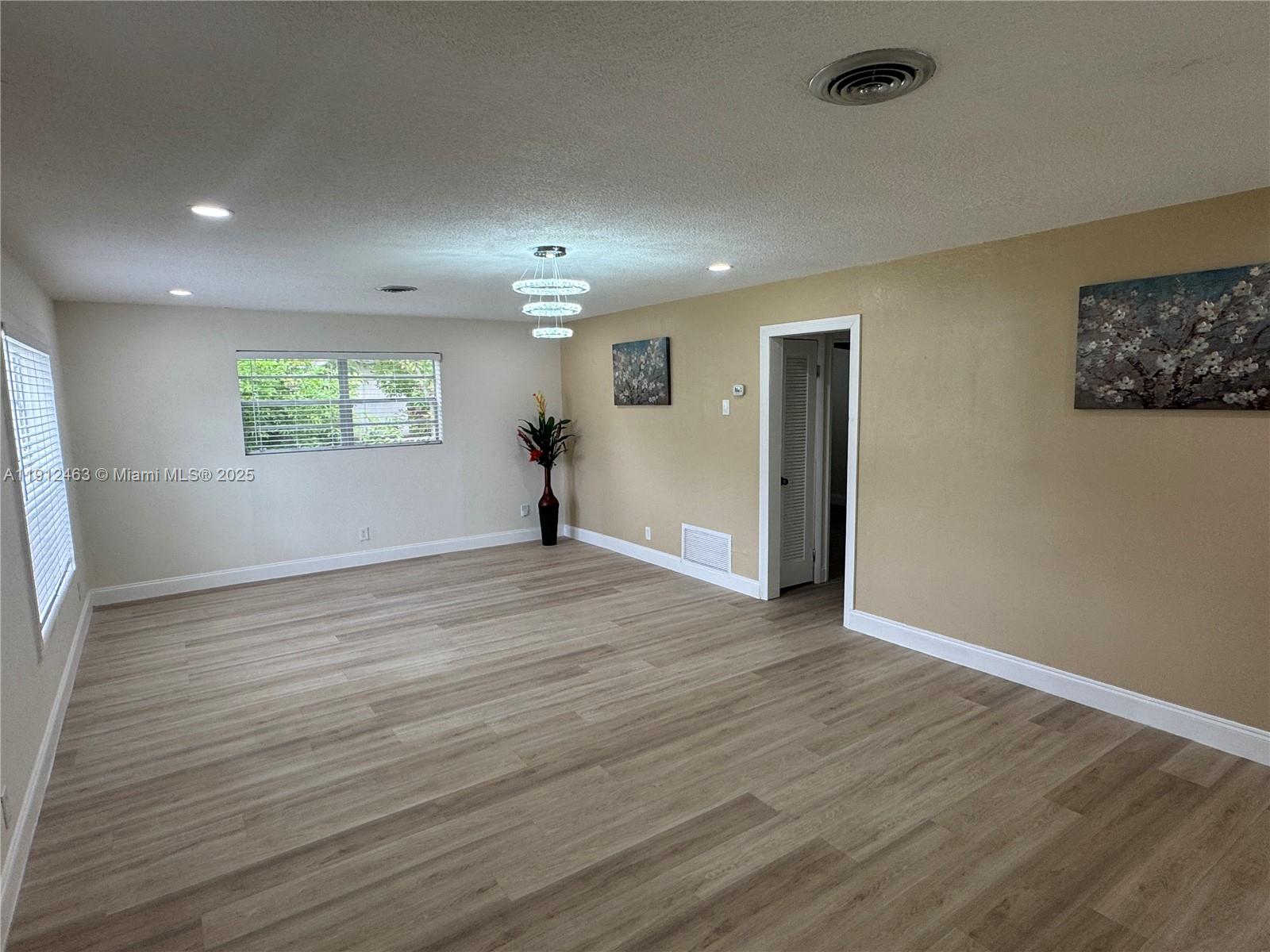 SUNRISE GOLF VILLAGE SEC - Residential Lease