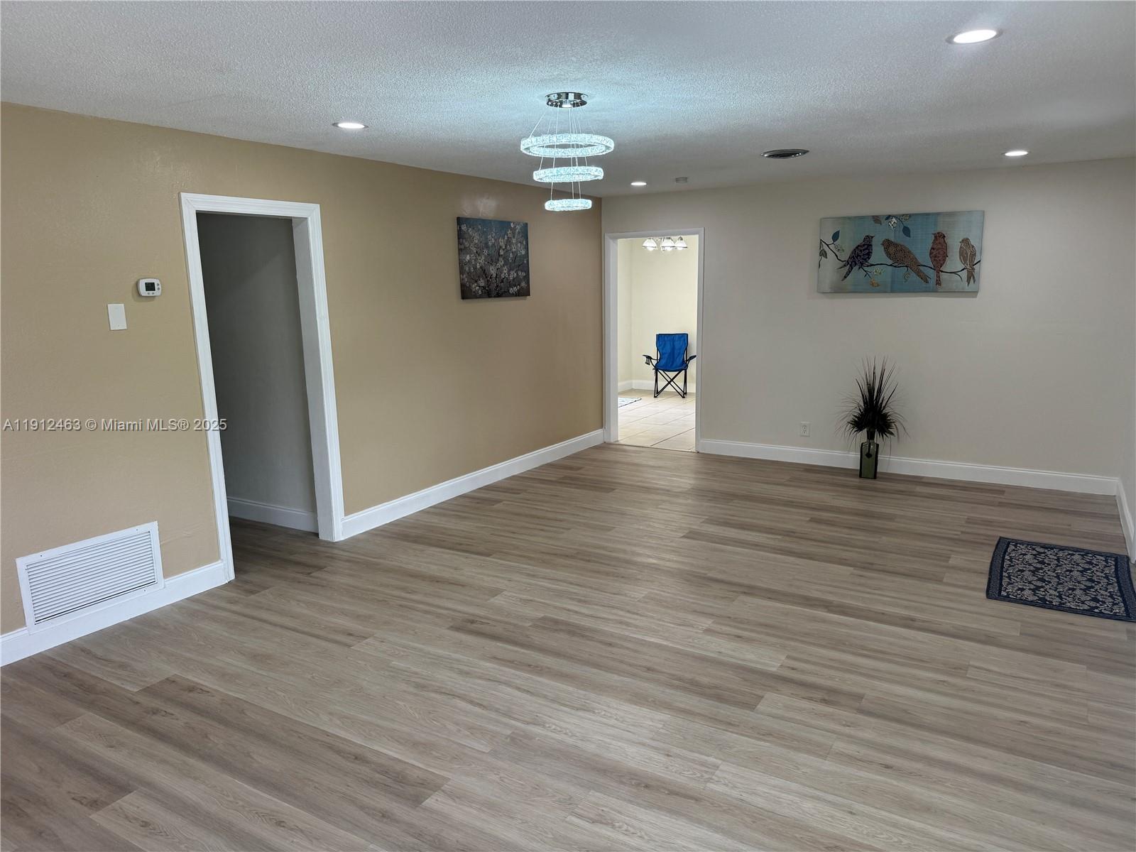 SUNRISE GOLF VILLAGE SEC - Residential Lease