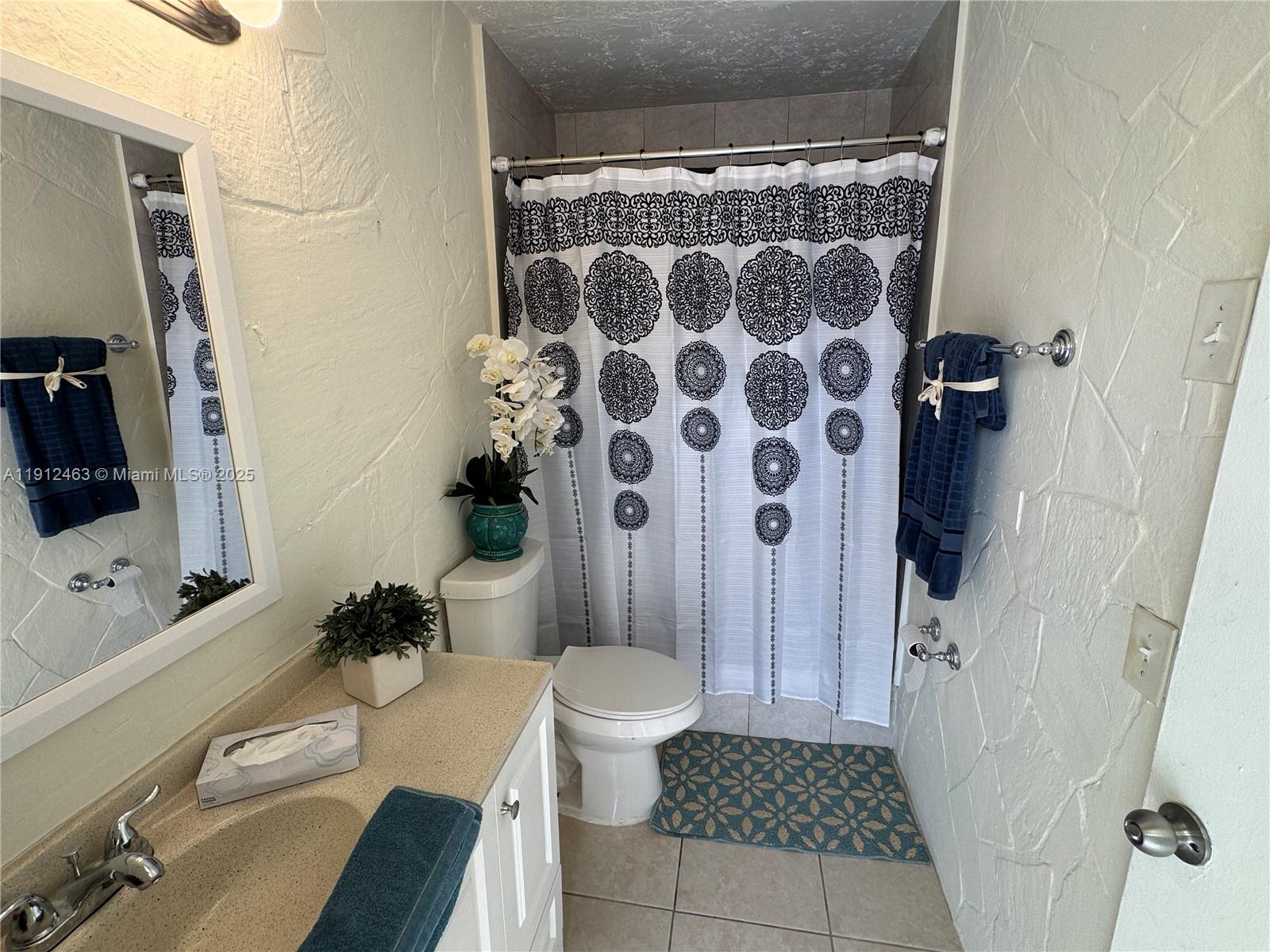 SUNRISE GOLF VILLAGE SEC - Residential Lease